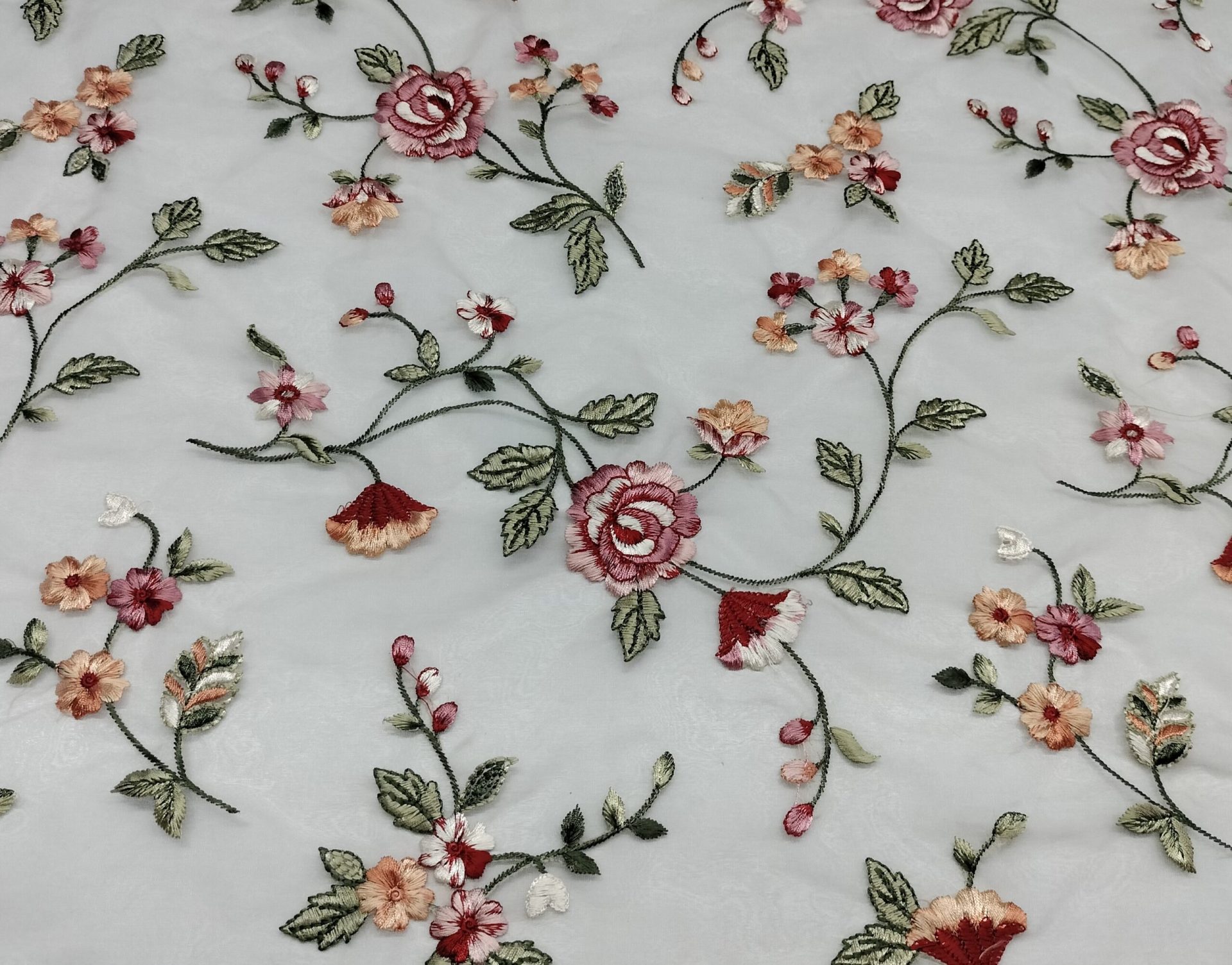 multi-flowered embroidery threadwork